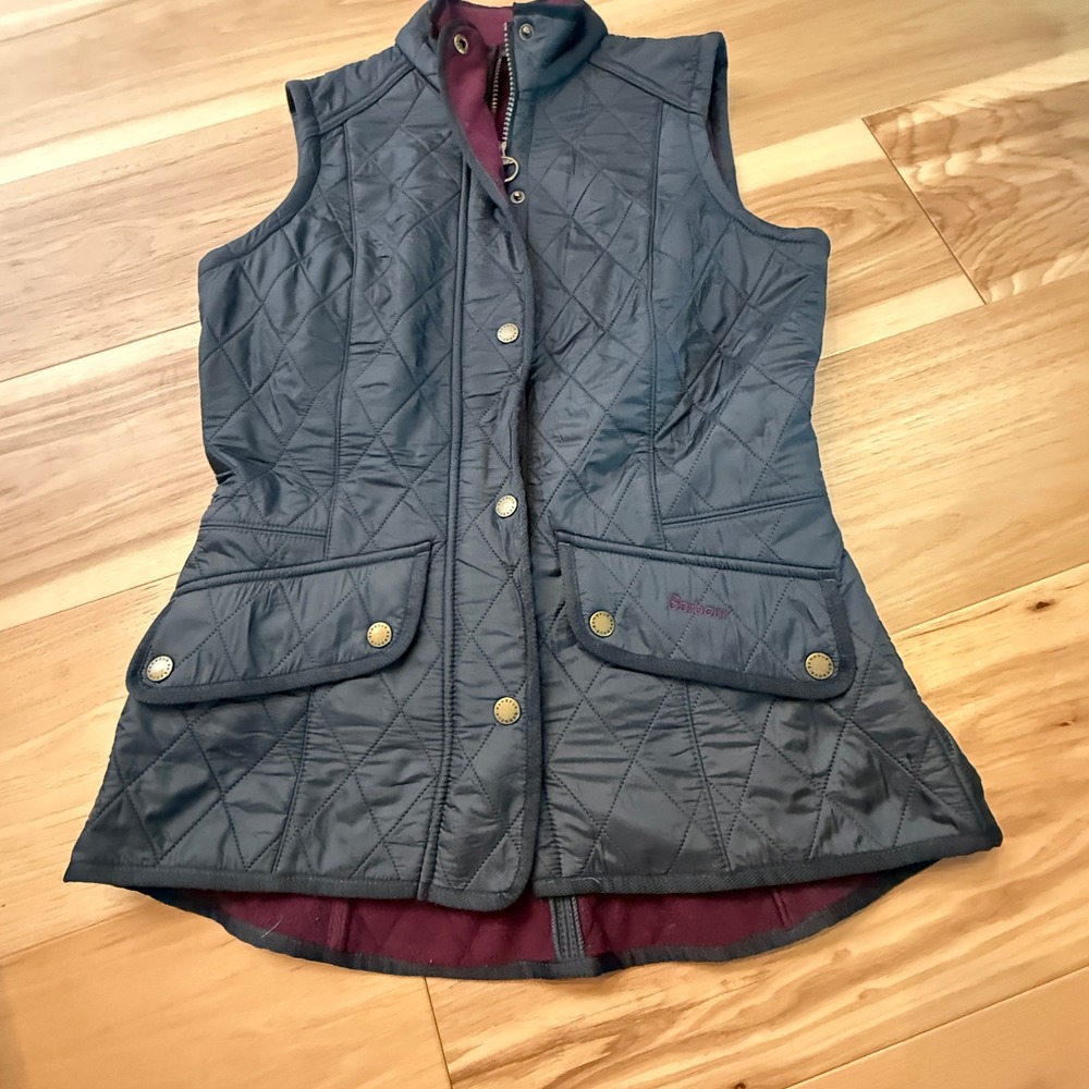 Barbour Cavalry Gilet Women US Size 6 Deep Navy and Maroon Quilted Full Zip Vest